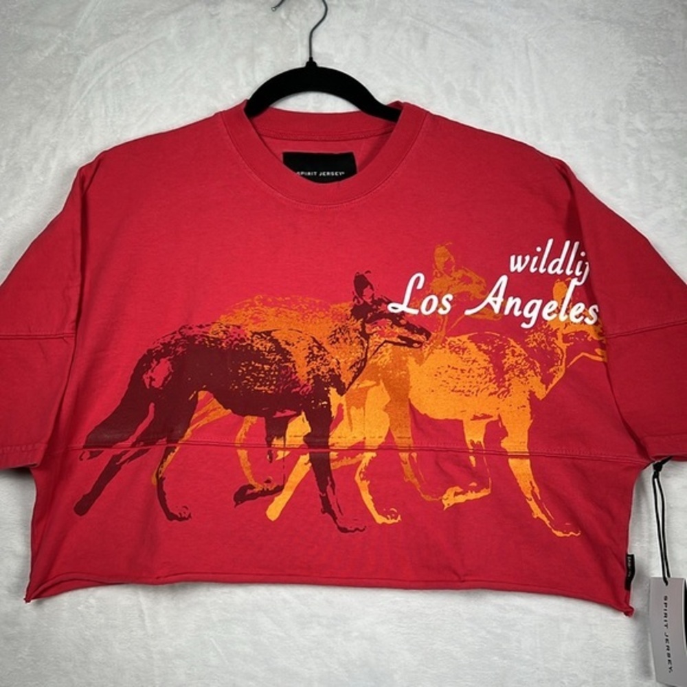 Spirit Jersey Oversized Los Angeles Wildlife Coyote Red Cropped Top
